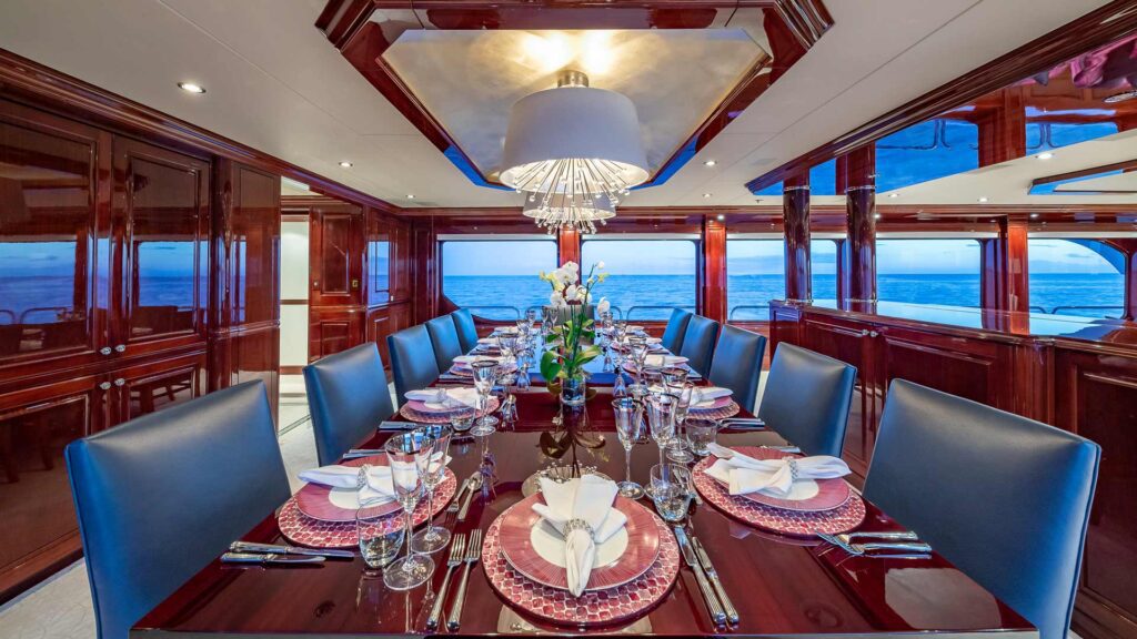 Bonville Associates Carte Blanche 161' Christensen Dining